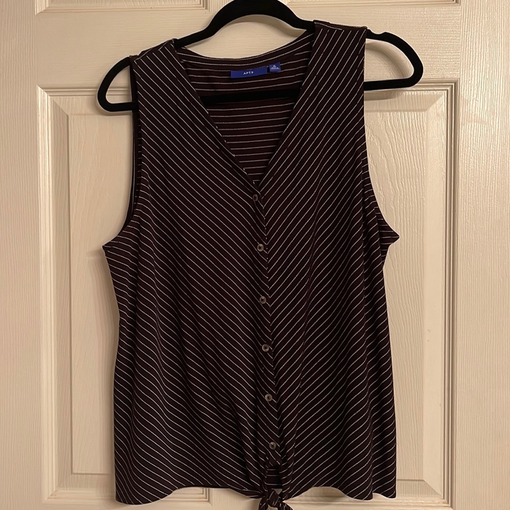 Apt 9 top XL black w/white pinstripes button-down NWOT never worn polyester soft